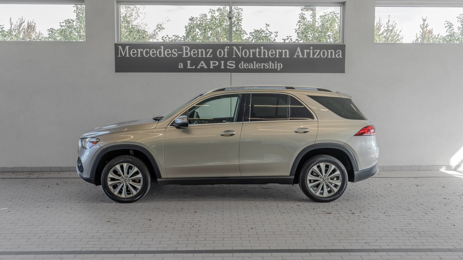 Used 2020 Mercedes-Benz GLE 350 4MATIC image 2