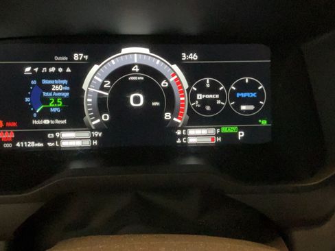 Used 2023 Toyota Tundra Platinum w/ Advanced Package AWD/4WD image 10