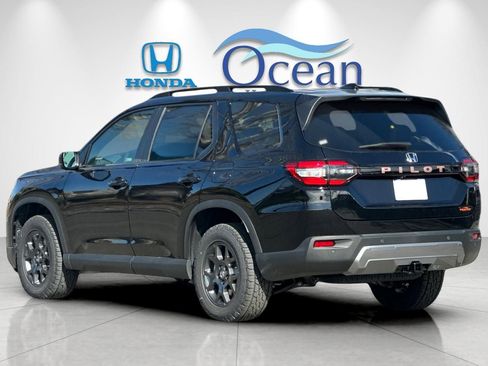 New 2026 Honda Pilot TrailSport image 3