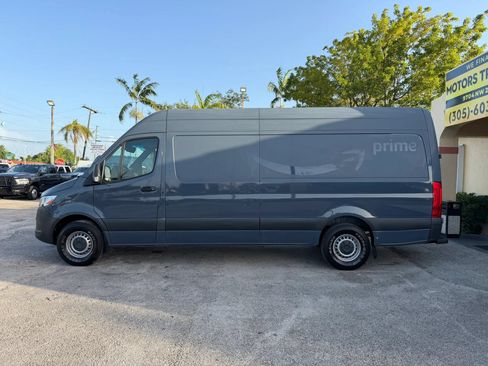 Used 2019 Mercedes-Benz Sprinter 170 image 2