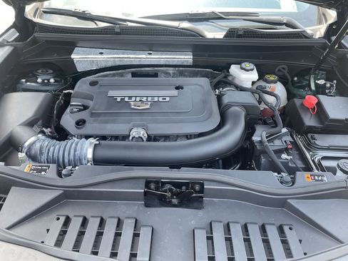 Used 2024 Cadillac XT4 Sport FWD image 36