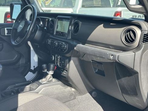 Used 2022 Jeep Gladiator Sport image 24