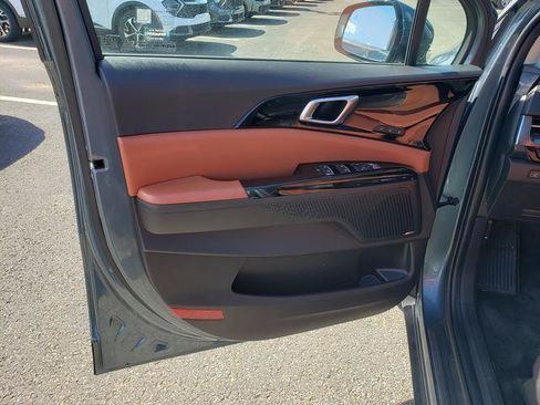 Certified 2022 Kia Carnival SX Prestige FWD image 14