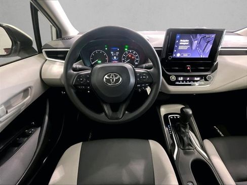 Used 2024 Toyota Corolla LE image 7