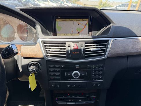 Used 2011 Mercedes-Benz E 550 4MATIC Sedan w/ Premium 2 Pkg image 21