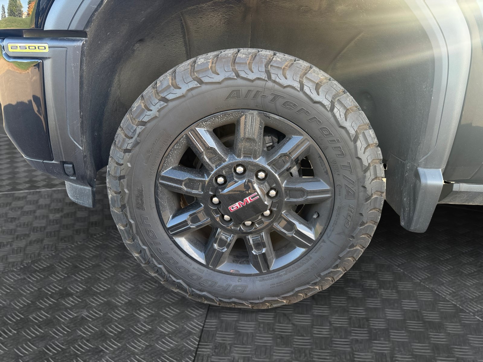 Used 2024 GMC Sierra 2500 AT4 w/ AT4 Premium Plus Package AWD/4WD image 27