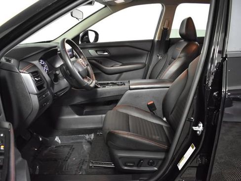 Certified 2025 Nissan Rogue SV AWD/4WD image 11