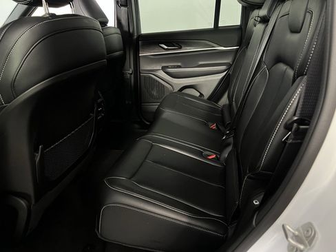 Certified 2024 Jeep Grand Cherokee Limited image 26