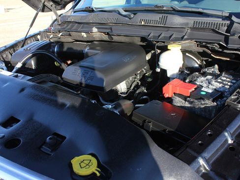 Used 2018 RAM 1500 Classic SLT image 57