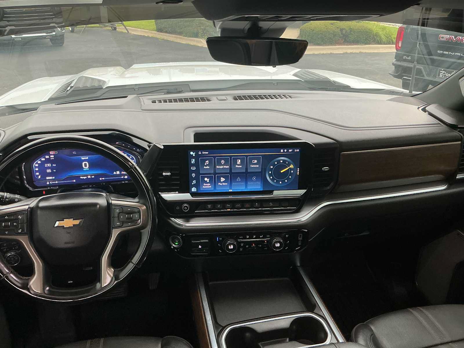 Used 2024 Chevrolet Silverado 2500 High Country w/ High Country Premium Package AWD/4WD image 7