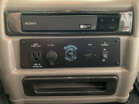 New 2026 Chevrolet Express 2500 Extended w/ Driver Convenience Package RWD image 18