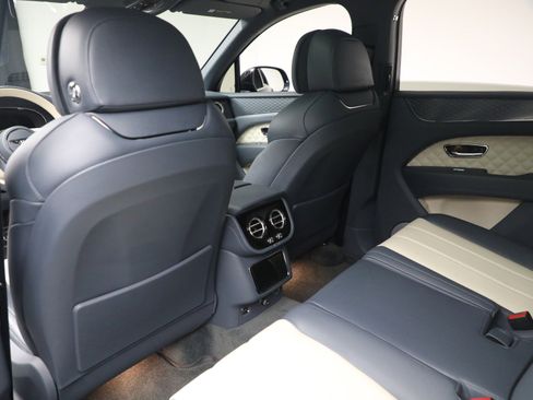 Certified 2021 Bentley Bentayga Speed image 23