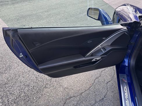 Used 2017 Chevrolet Corvette Stingray 2dr Convertible w/1LT image 15