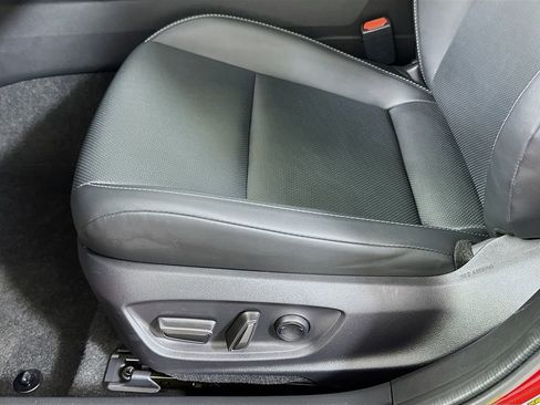 Used 2025 Toyota Prius XLE image 19