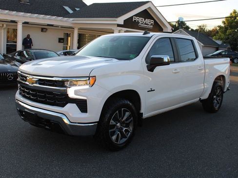 Used 2023 Chevrolet Silverado 1500 LT AWD/4WD image 4