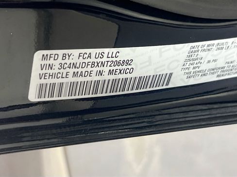 Used 2022 Jeep Compass Latitude AWD/4WD image 30