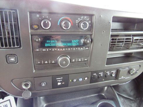 Used 2018 Chevrolet Express 2500 w/ Driver Convenience Package RWD image 32