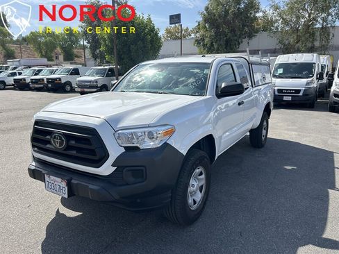 Used 2022 Toyota Tacoma SR RWD image 4