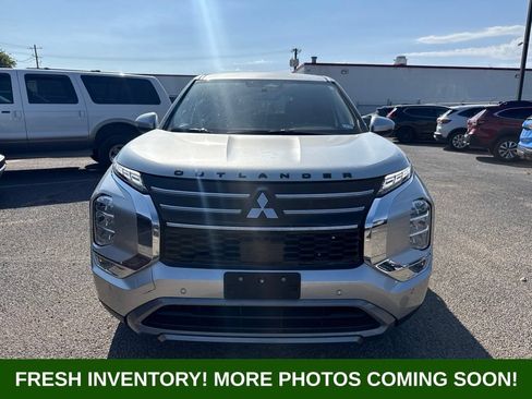 Used 2025 Mitsubishi Outlander SE FWD image 7