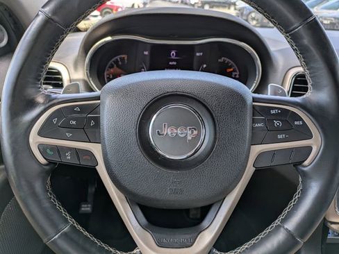 Certified 2017 Jeep Grand Cherokee Limited w/ Luxury Group II image 24