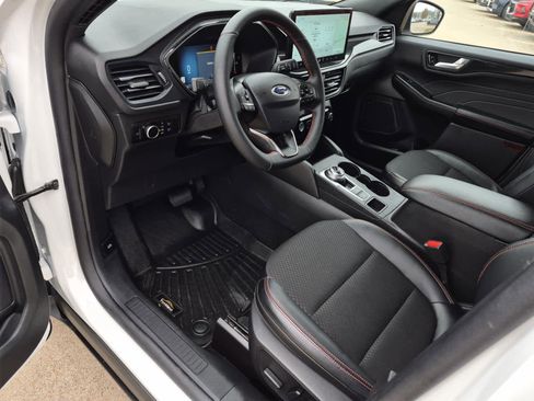 Used 2025 Ford Escape ST-Line w/ Tech Pack #1 image 11