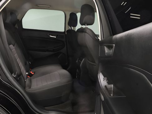 Used 2020 Ford Edge SE FWD image 17