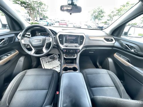 Used 2023 GMC Acadia SLE FWD image 20