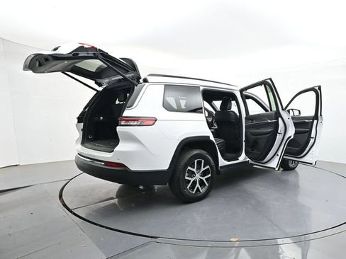 Used 2024 Jeep Grand Cherokee L Limited w/ Luxury Tech Group II AWD/4WD image 38