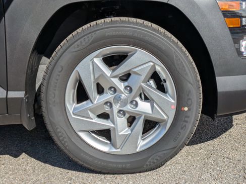 New 2026 Hyundai Kona SE image 11