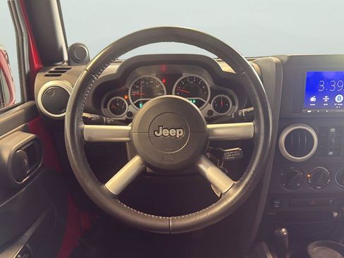 Used 2010 Jeep Wrangler Unlimited Sahara w/ Mopar Chrome Edition Group AWD/4WD image 12