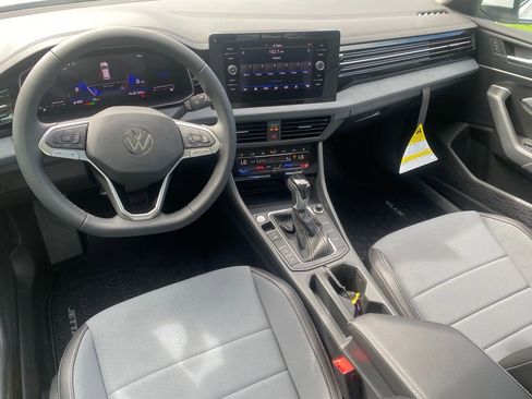 New 2026 Volkswagen Jetta SE FWD image 12