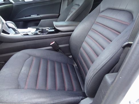 Used 2015 Ford Fusion SE w/ Equipment Group 201A image 8