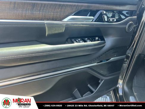 Used 2023 Jeep Grand Wagoneer Series II AWD/4WD image 16