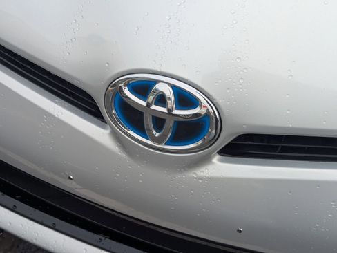 Used 2015 Toyota Prius Two image 11