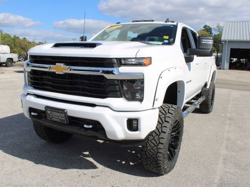 Used 2024 Chevrolet Silverado 2500 LT image 5