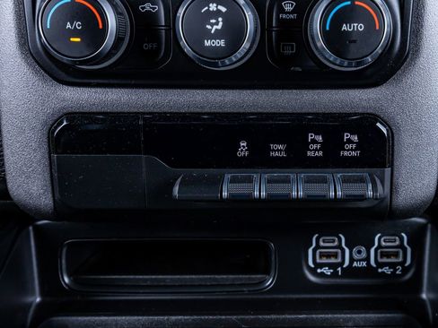 Used 2023 RAM 1500 Big Horn AWD/4WD image 28