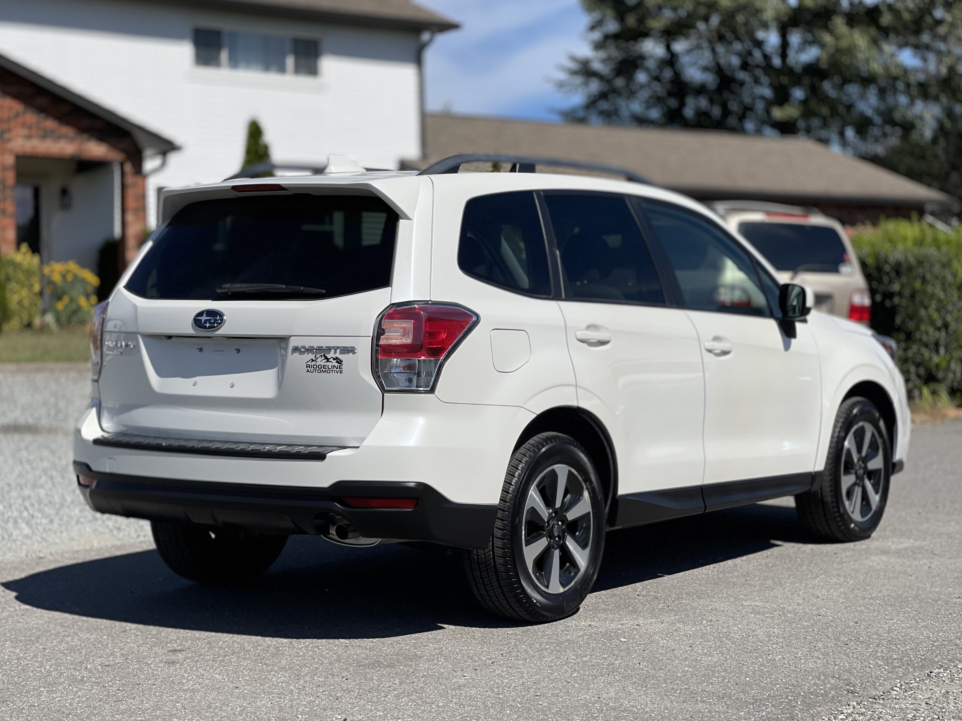 Used 2018 Subaru Forester 2.5i Premium w/ Popular Package #2A AWD/4WD image 3