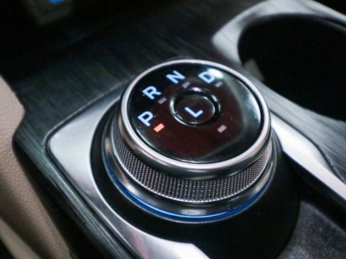 Used 2022 Ford Escape SE w/ SE Sport Appearance Package image 17