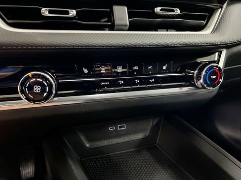 Used 2026 Chevrolet Equinox LT image 15