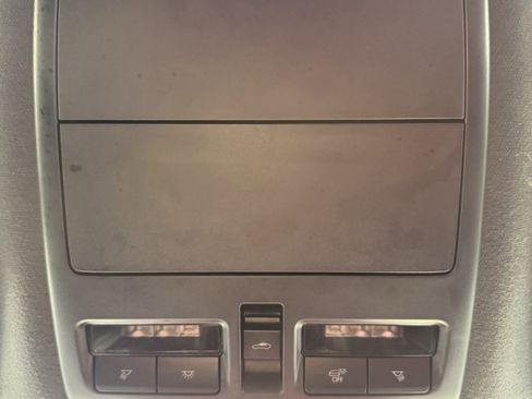 Used 2021 MAZDA MAZDA3 Hatchback w/Premium Plus Pkg image 30