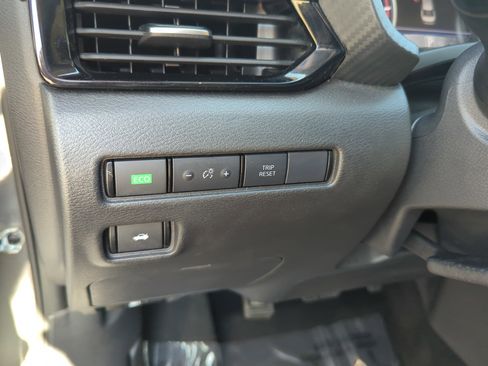Used 2024 Nissan Sentra SV FWD image 23
