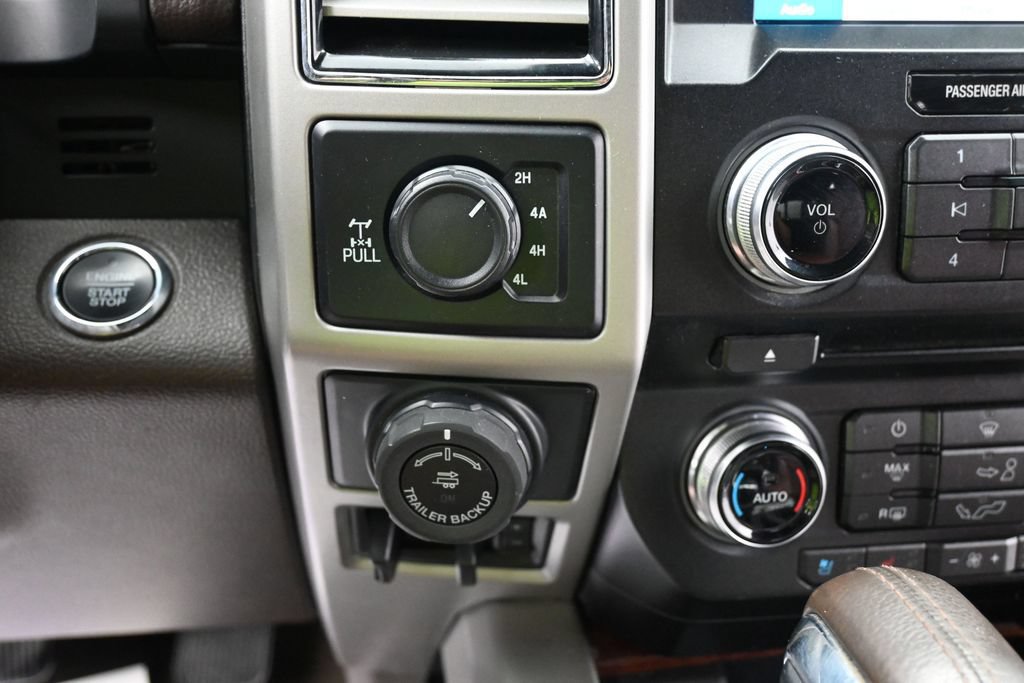 Used 2018 Ford F150 King Ranch w/ Equipment Group 601A Luxury AWD/4WD image 13