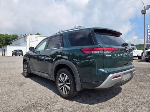 Used 2024 Nissan Pathfinder SL AWD/4WD image 4