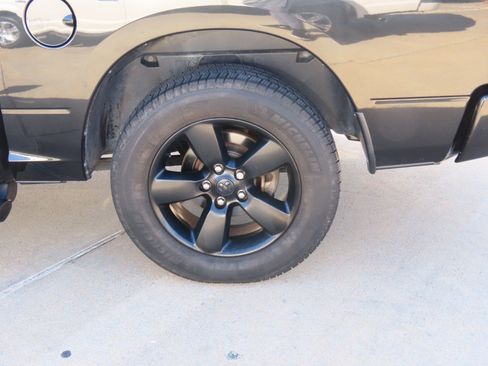 Used 2018 RAM 1500 Express w/ Black Ram 1500 Express Group image 17