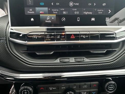 New 2026 Jeep Compass Limited image 18