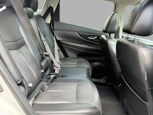 Used 2019 Nissan Rogue SL w/ Premium Package AWD/4WD image 32