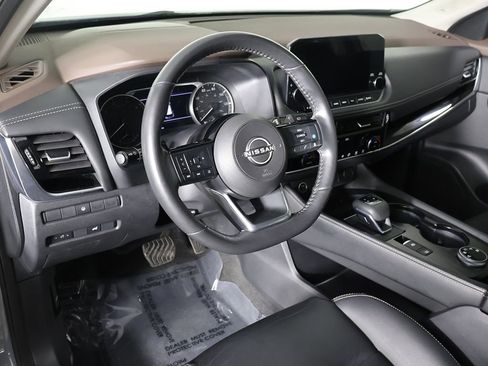 Used 2023 Nissan Rogue SL w/ SL Premium Package image 26