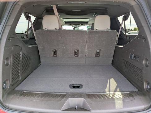 Certified 2023 Chevrolet Suburban LT w/ Luxury Package AWD/4WD image 39