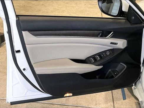 Used 2021 Honda Accord Touring image 24