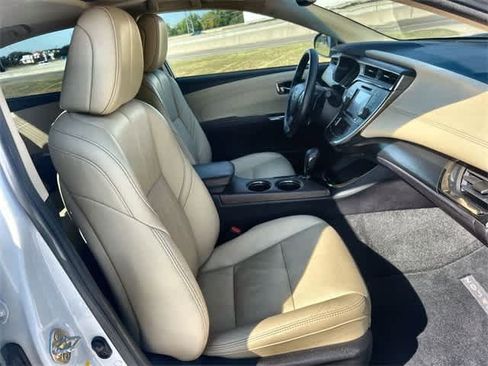 Used 2017 Toyota Avalon Touring image 12